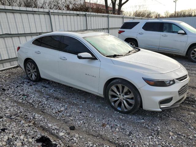 Sedans CHEVROLET MALIBU 2017 White