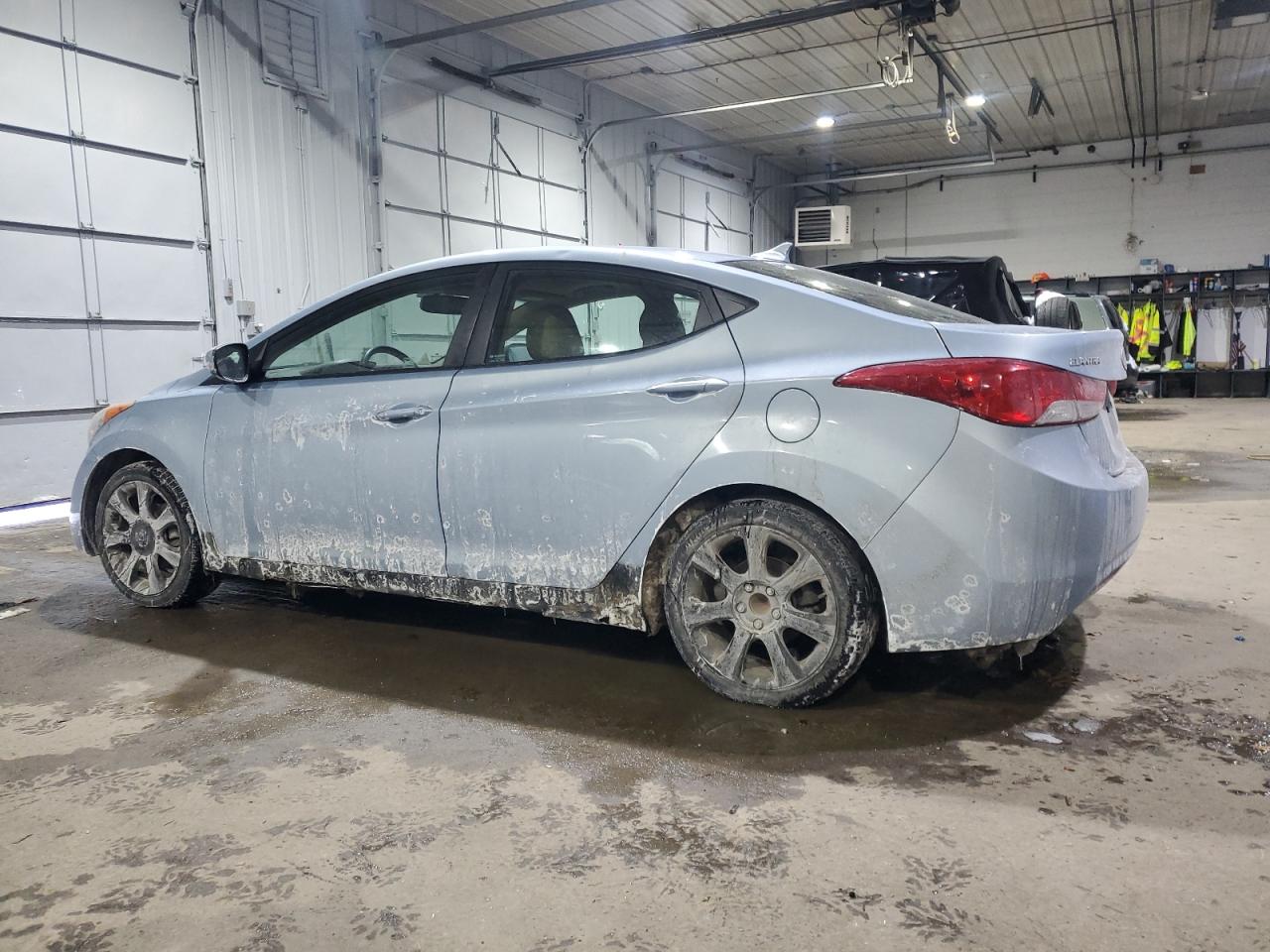 2012 Hyundai Elantra - Image 2