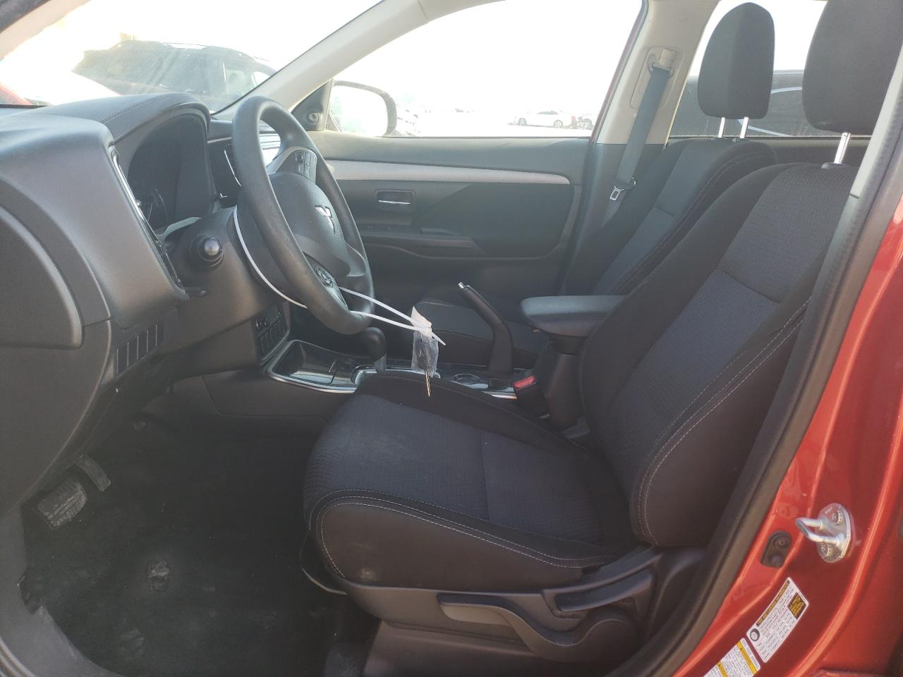 2018 Mitsubishi Outlander - Image 7