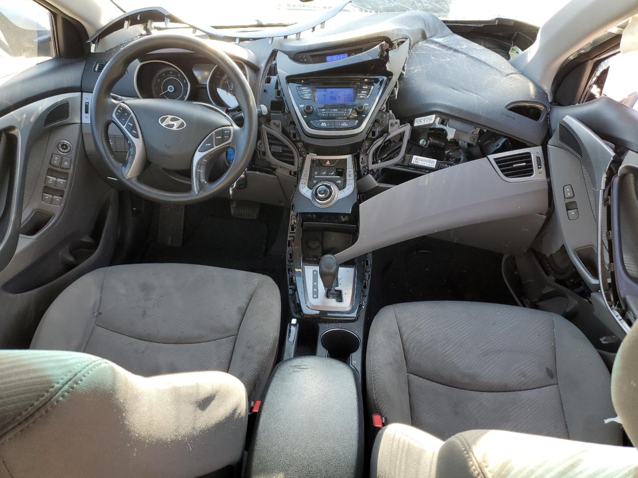 2013 Hyundai Elantra - Image 8