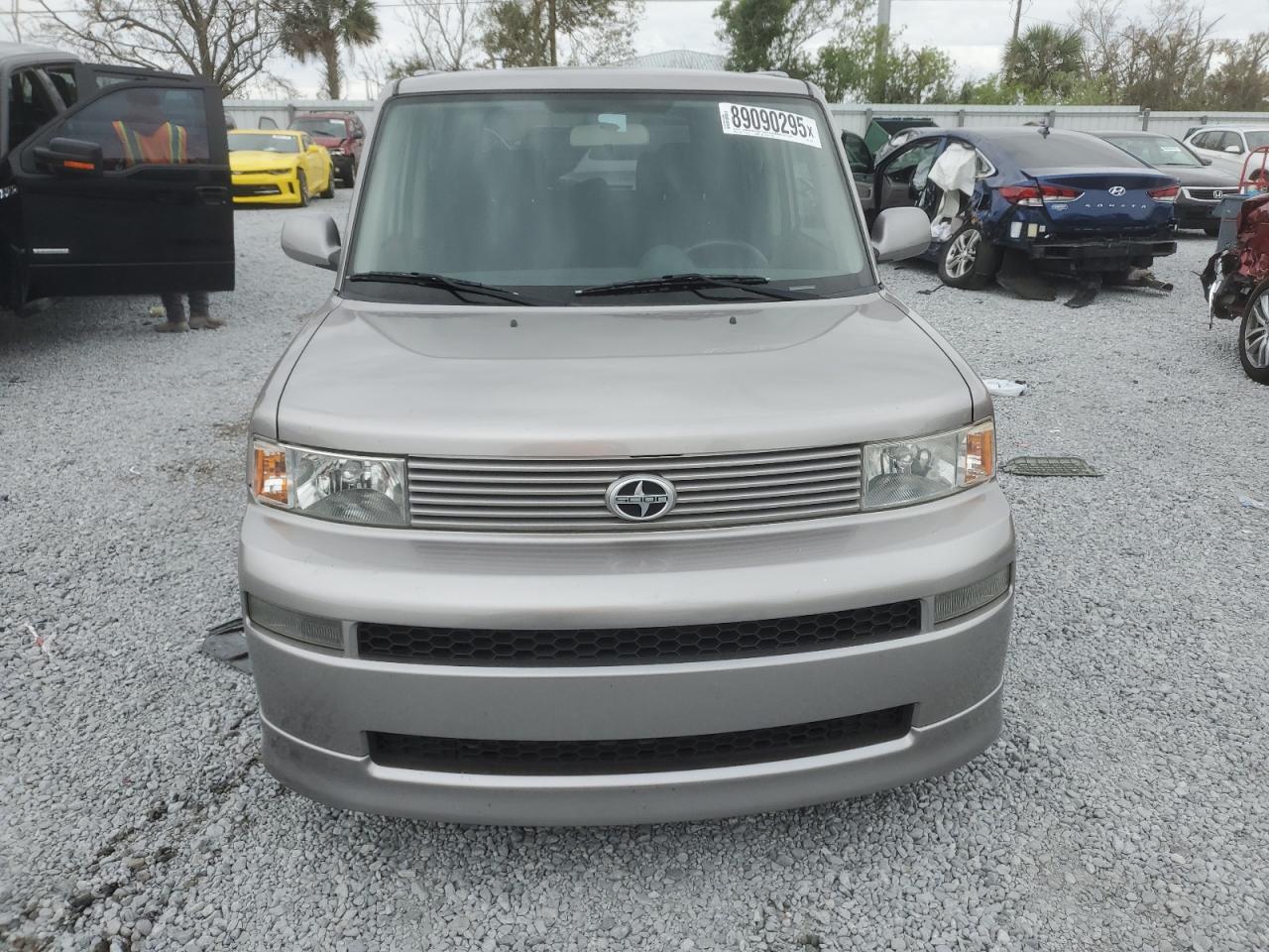2005 Scion xB - Image 5
