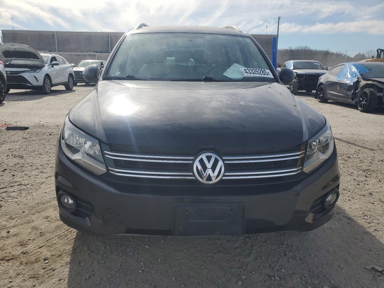 2015 Volkswagen Tiguan - Image 5
