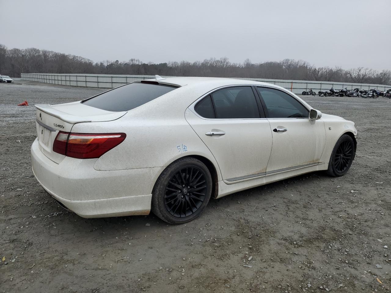 2010 Lexus LS - Image 3