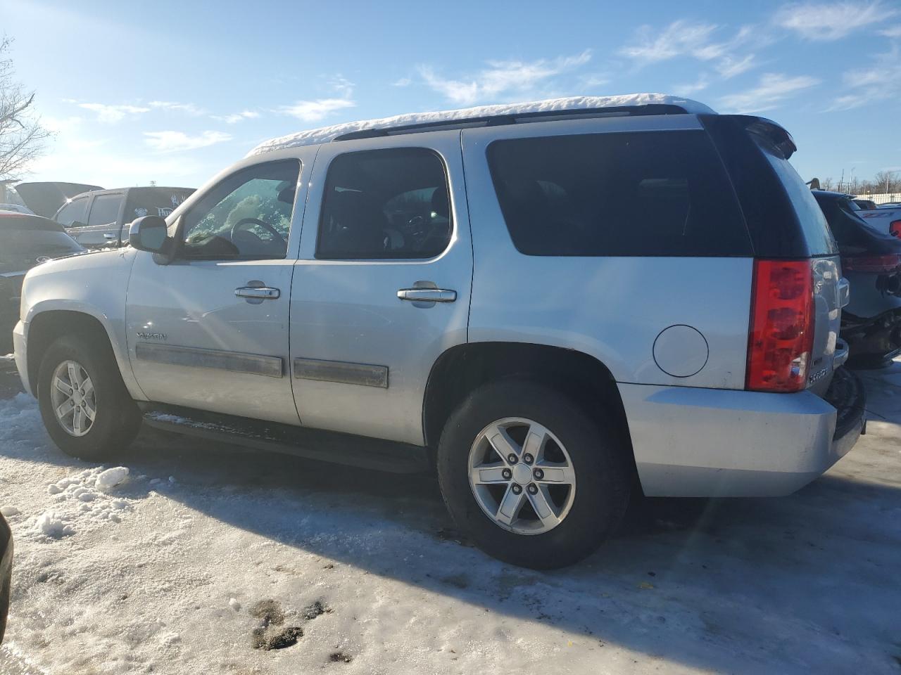2011 GMC Yukon - Image 2