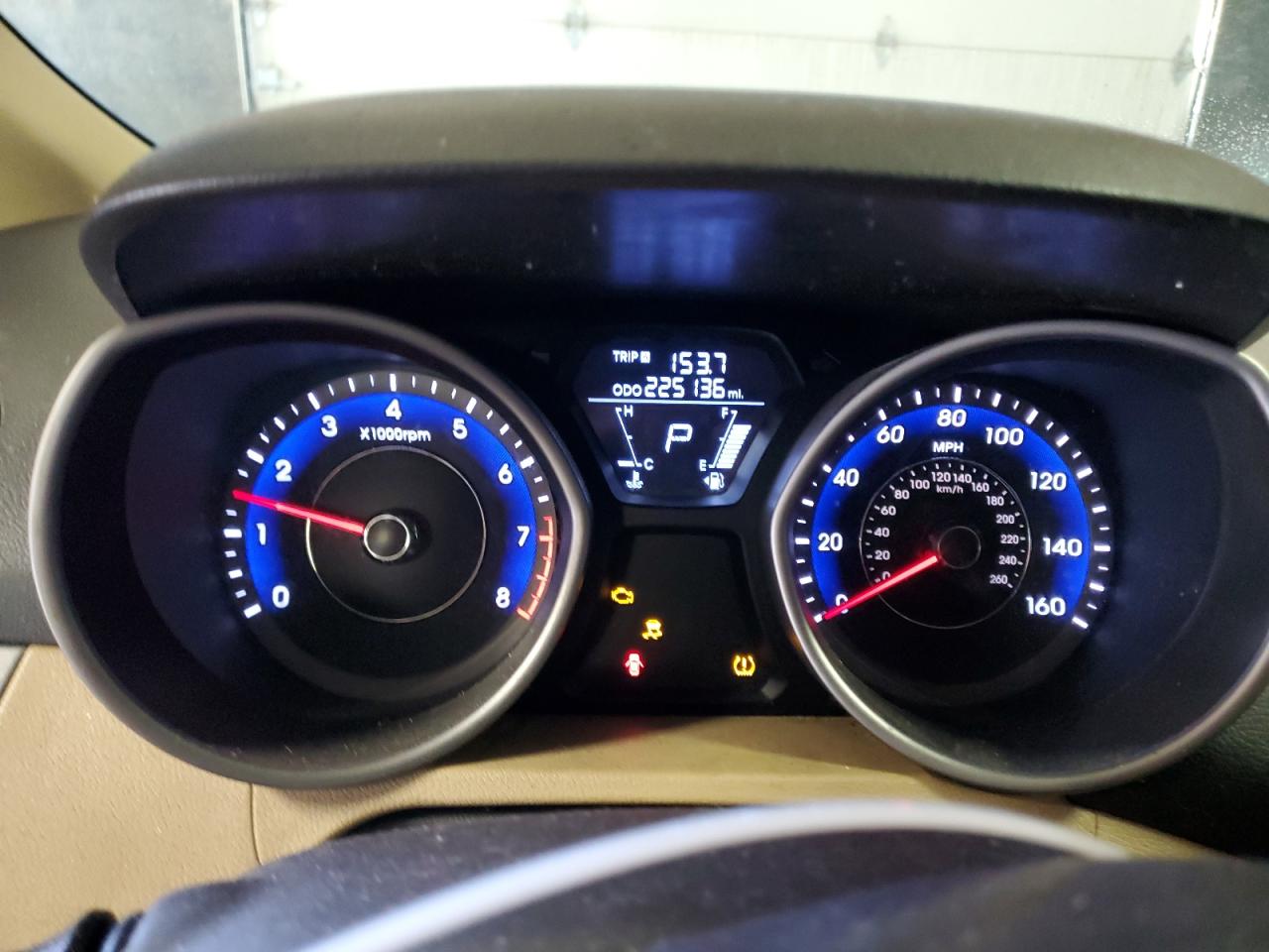 2013 Hyundai Elantra - Image 9