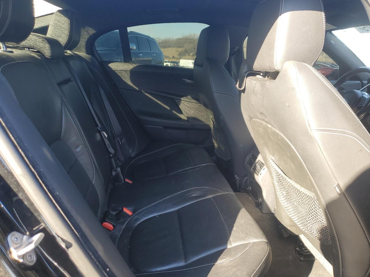 2018 Jaguar XE - Image 10