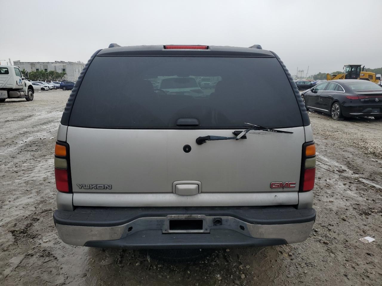2005 GMC Yukon - Image 6