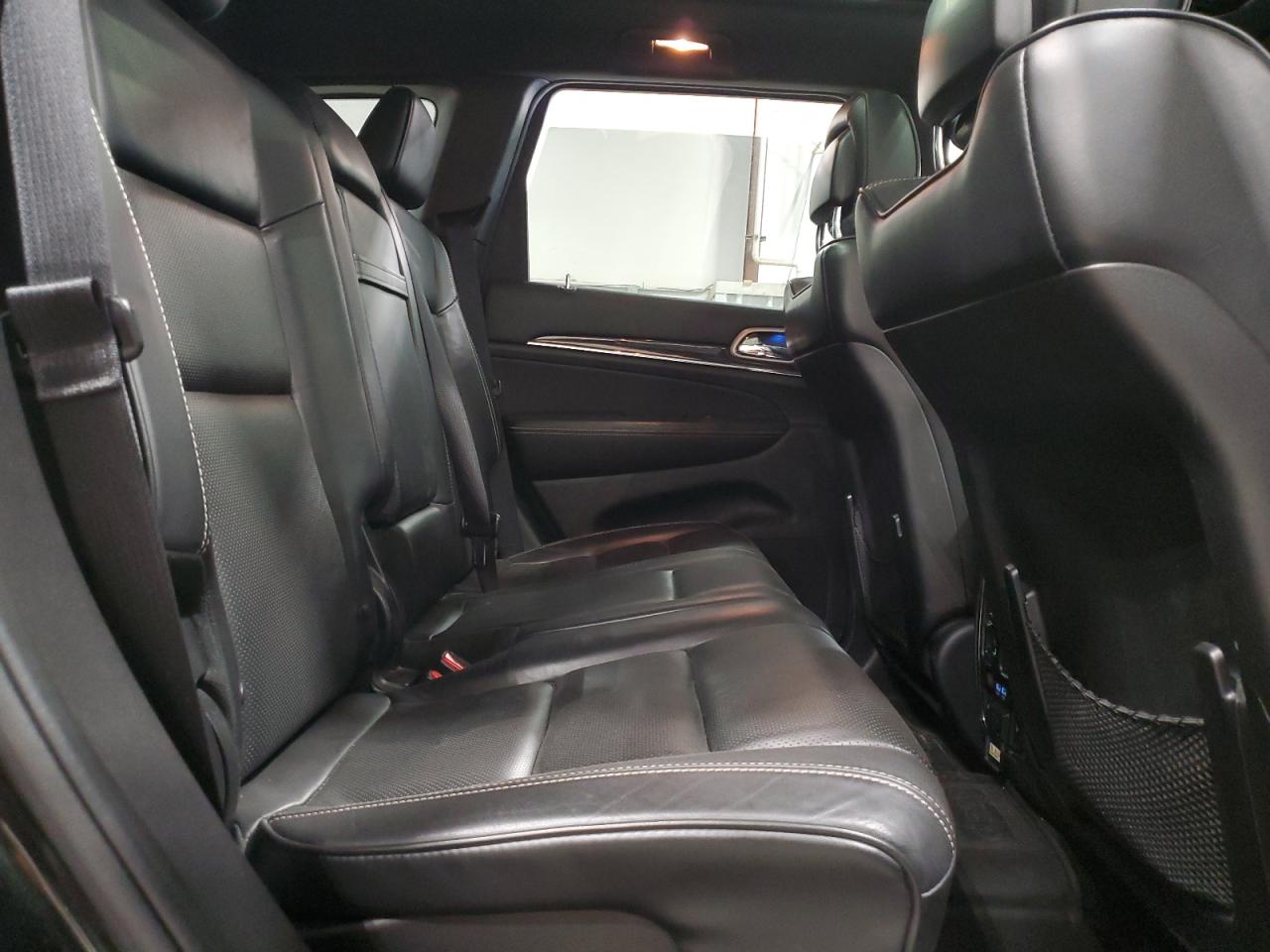 2015 Jeep Grand Cherokee - Image 11