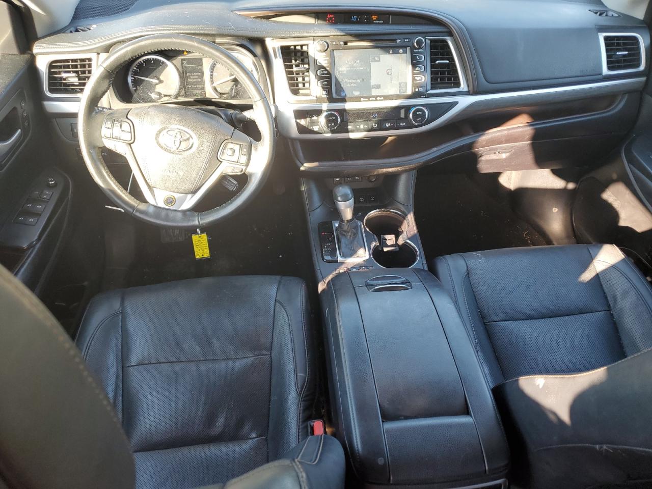 2017 Toyota Highlander - Image 8