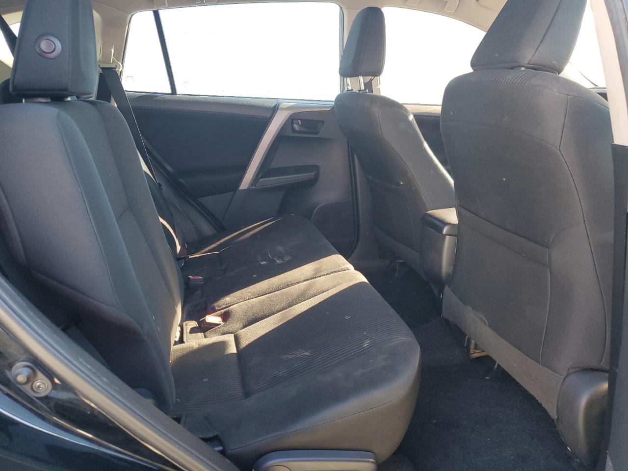 2018 Toyota RAV 4 - Image 11