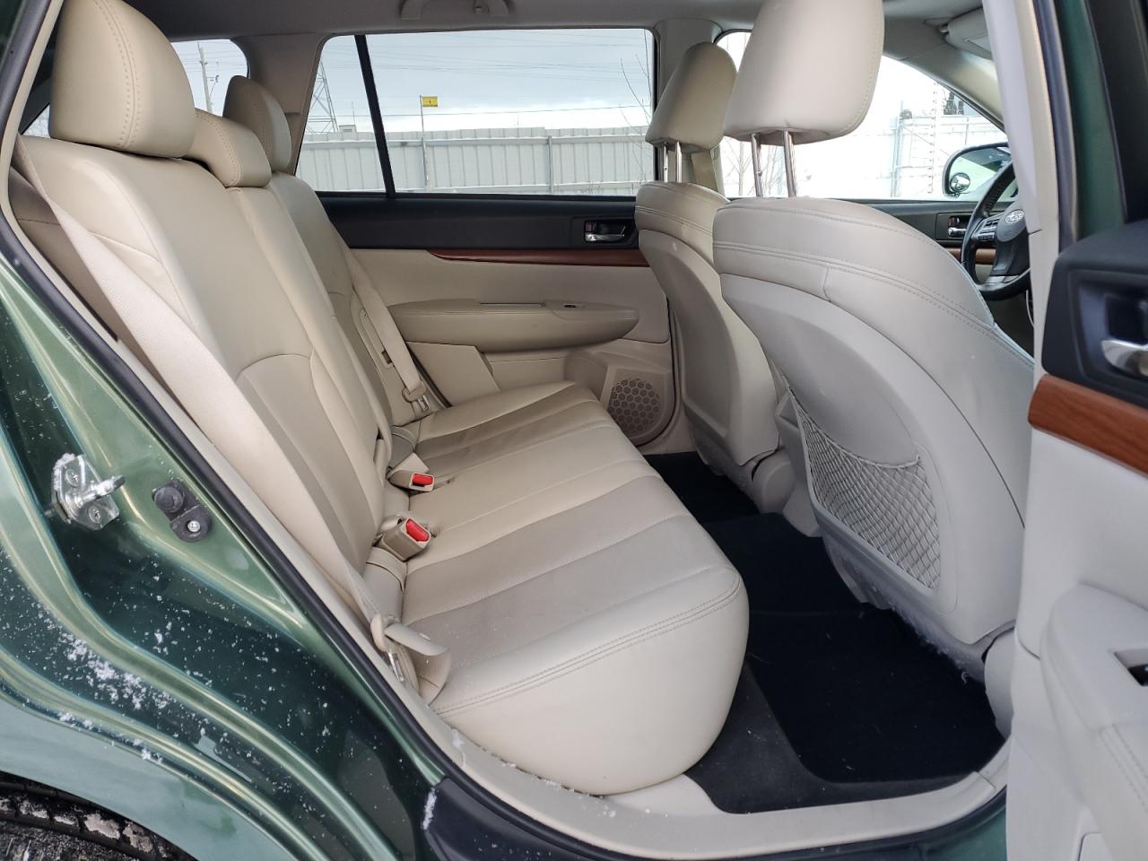 2013 Subaru Outback - Image 11