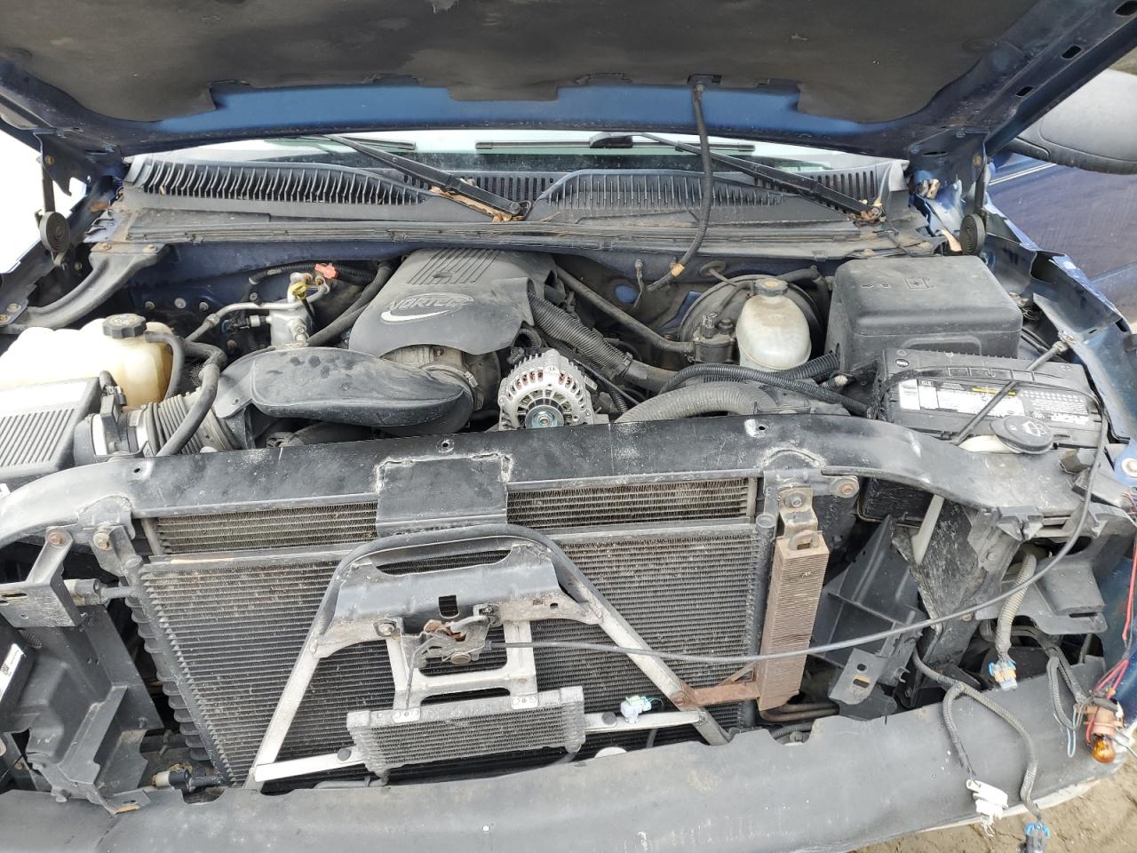 2003 Chevrolet Silverado - Image 12