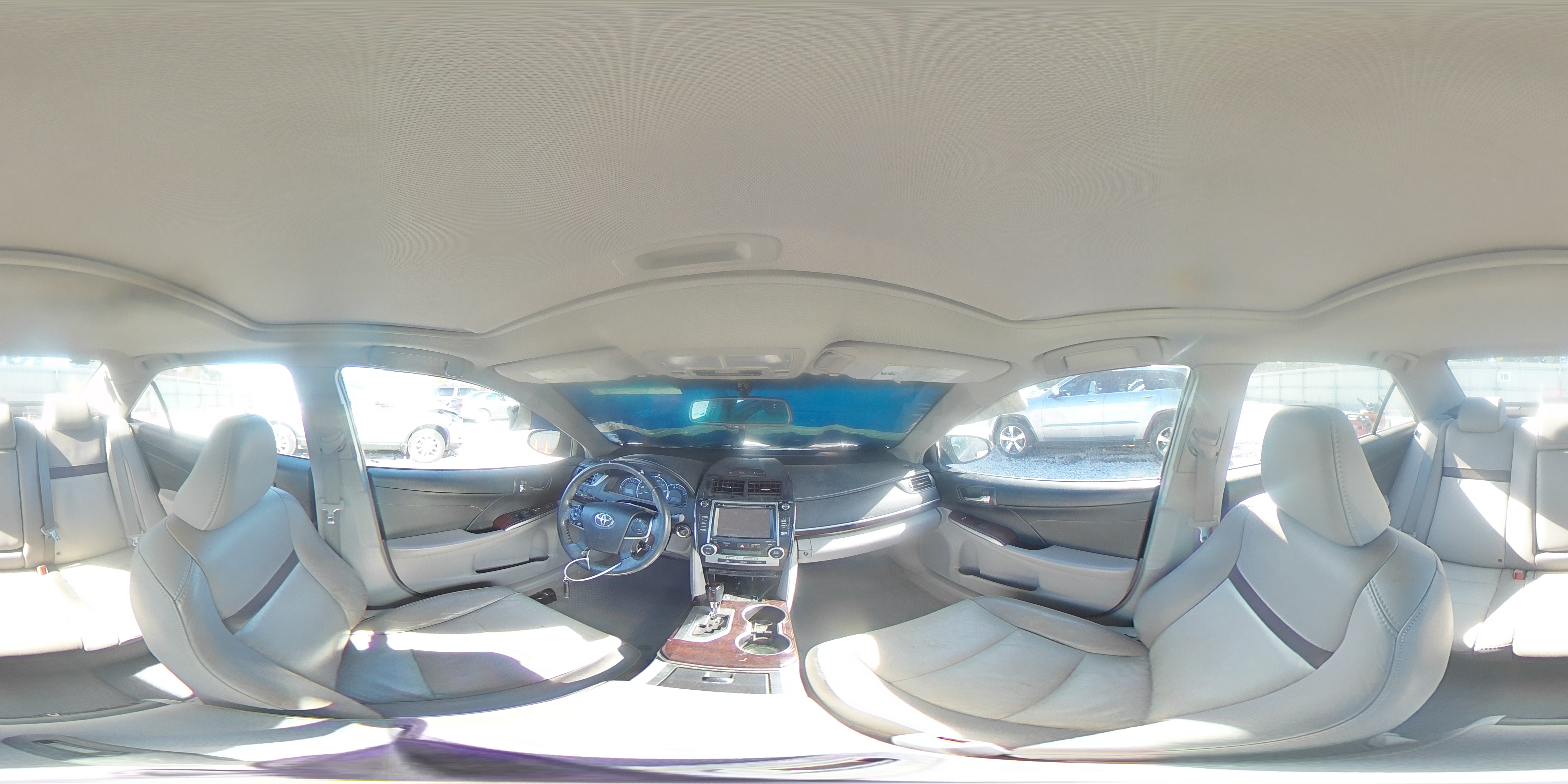 2014 Toyota Camry - Image 14