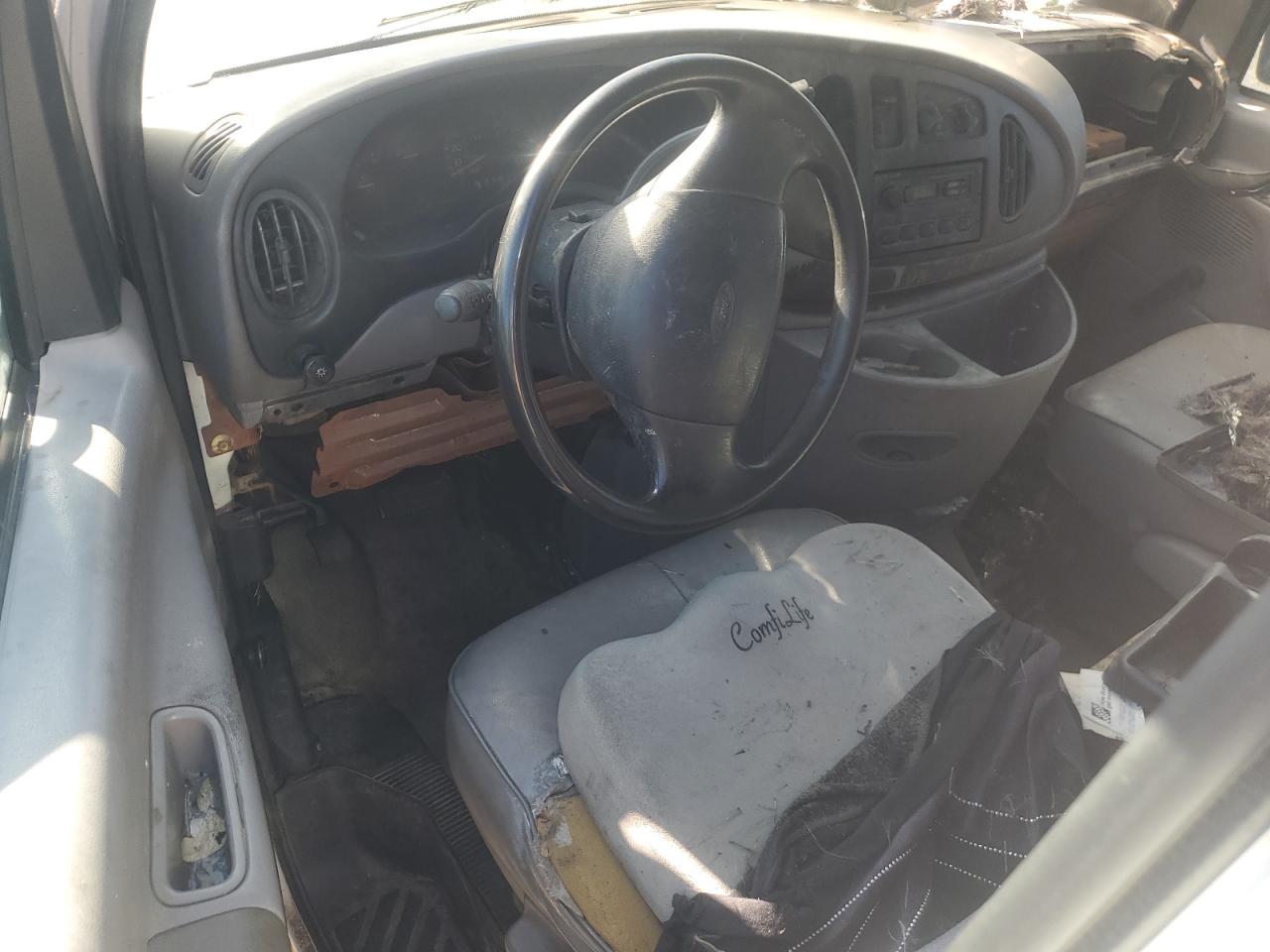 1999 Ford Econoline - Image 8