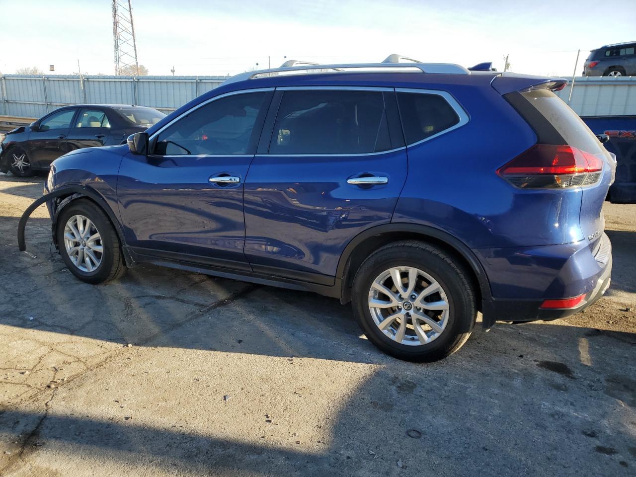2019 Nissan Rogue - Image 2