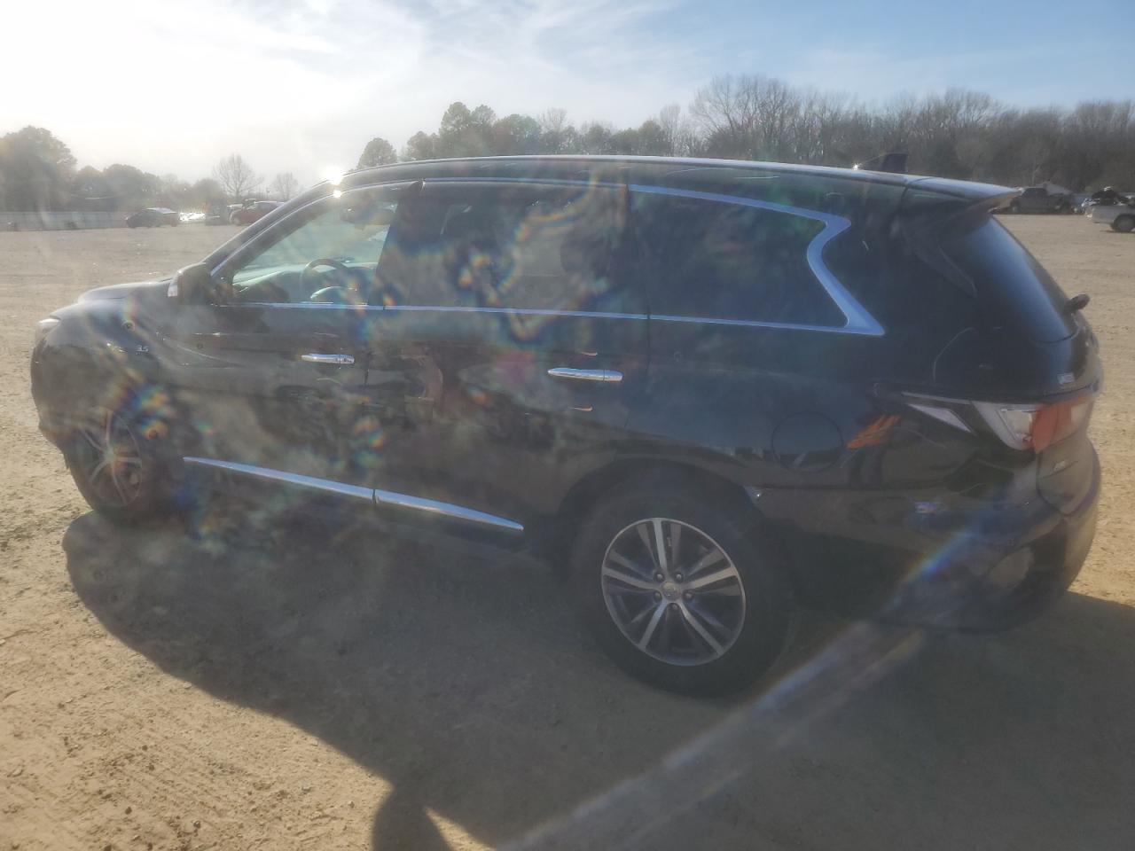 2019 Infiniti QX60 - Image 2