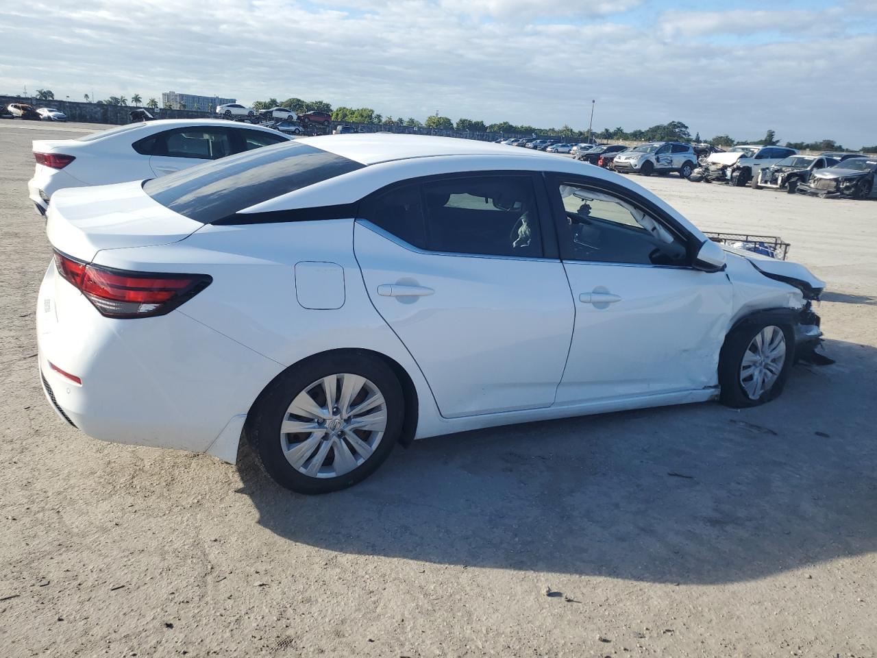 2021 Nissan Sentra - Image 3