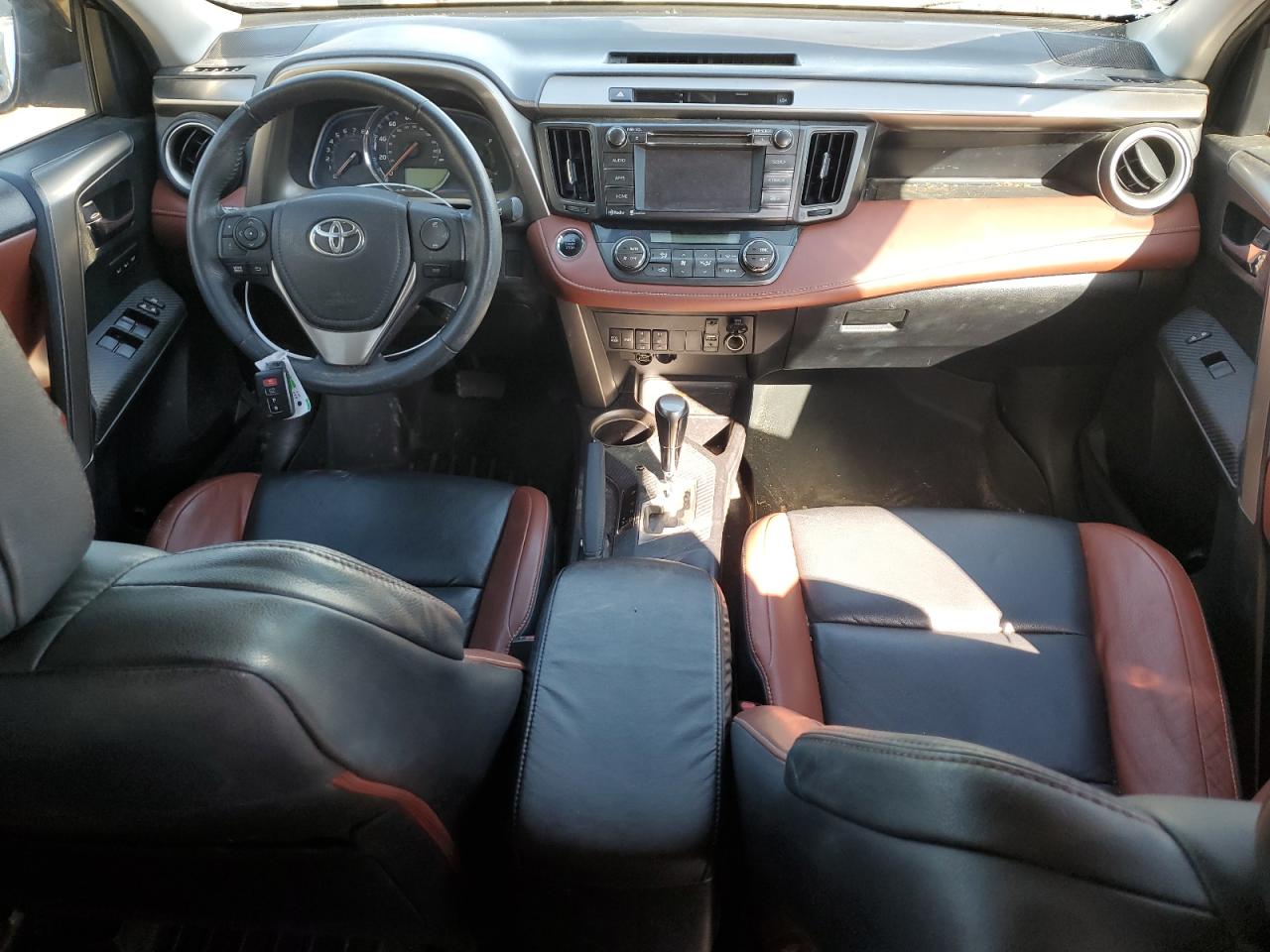 2015 Toyota RAV 4 - Image 8