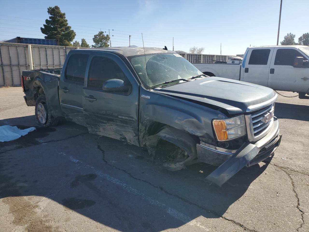2011 GMC Sierra - Image 4