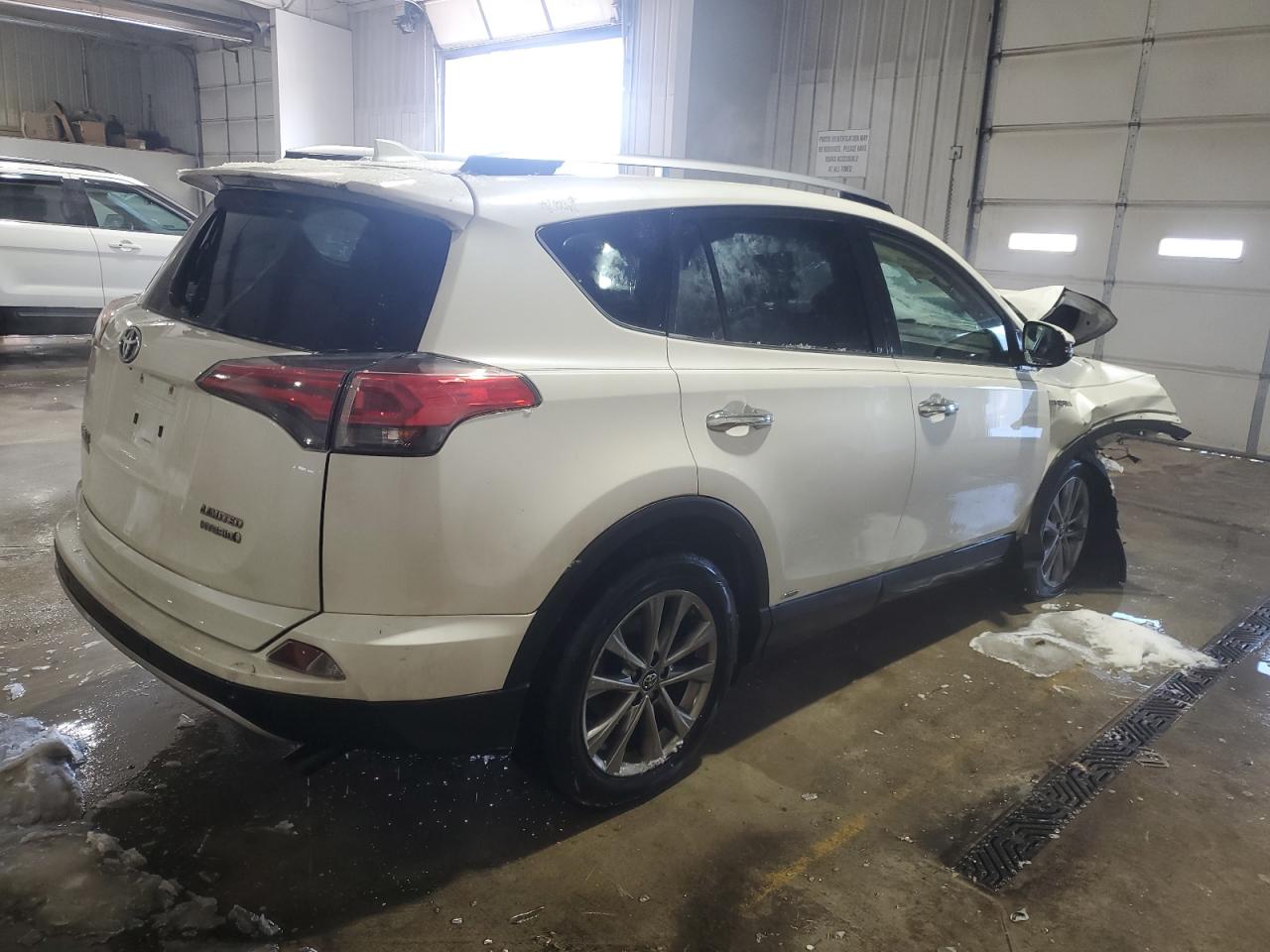 2017 Toyota RAV 4 - Image 3