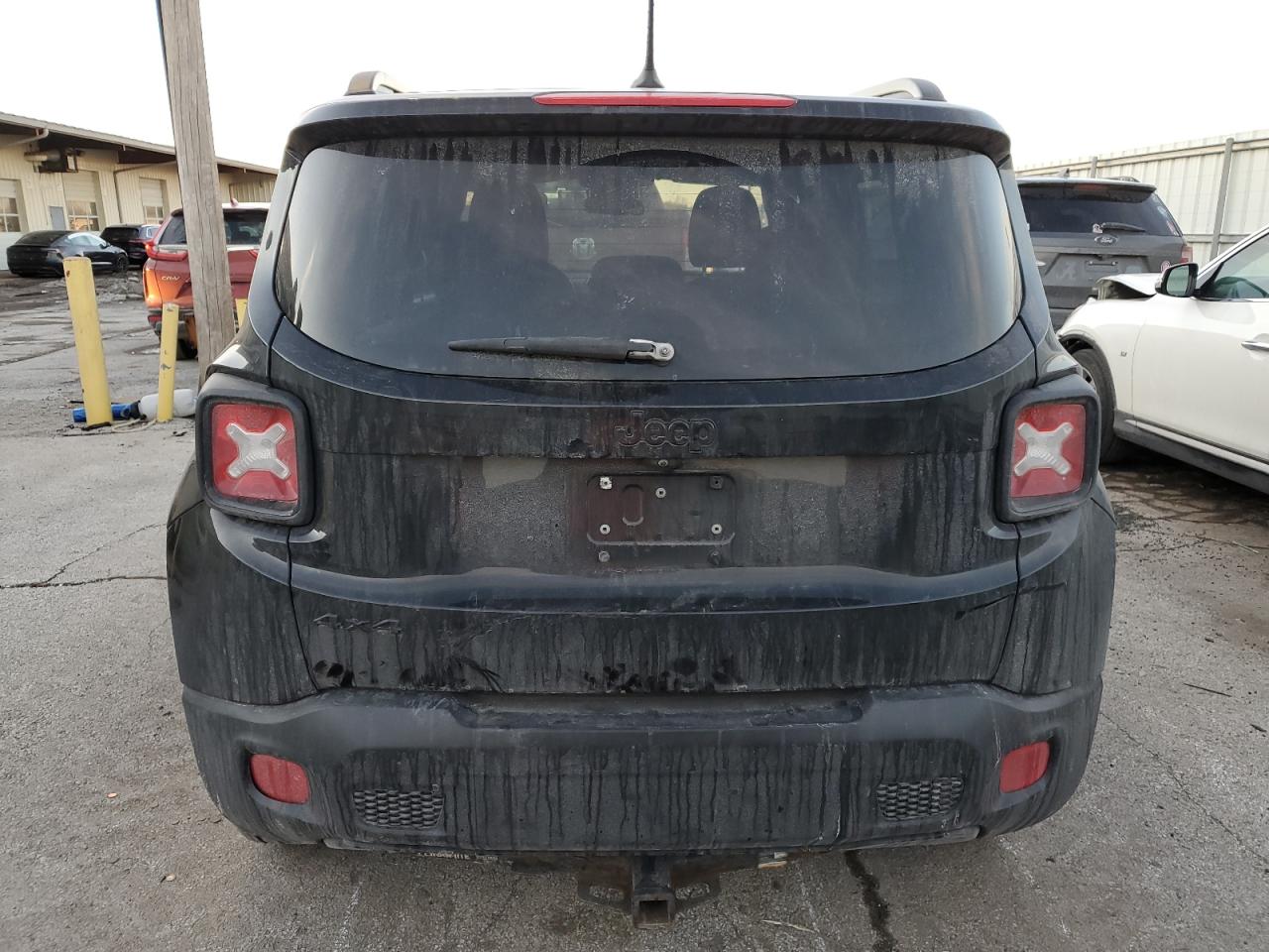 2017 Jeep Renegade - Image 6