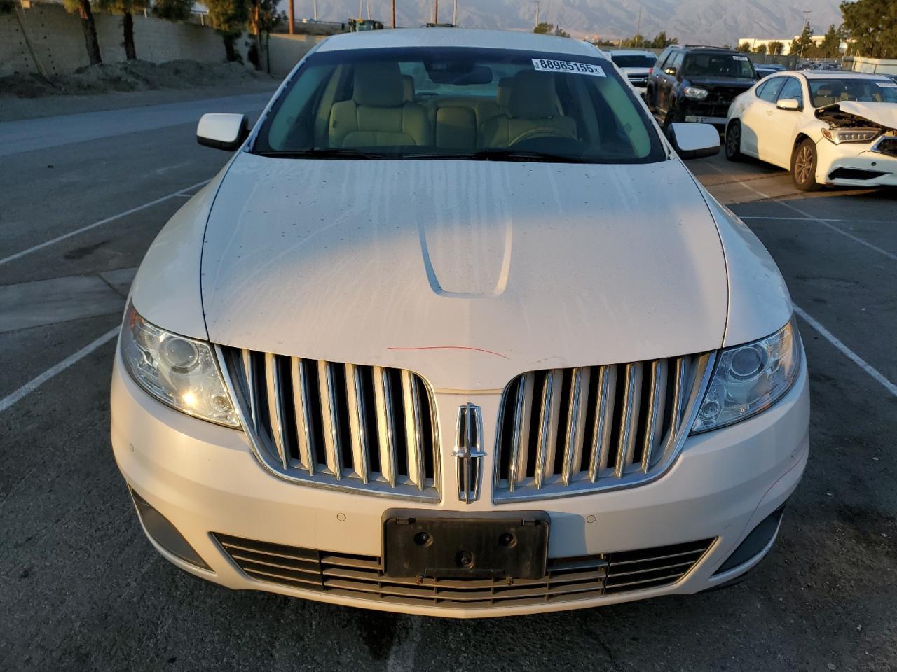 2010 Lincoln MKS - Image 5