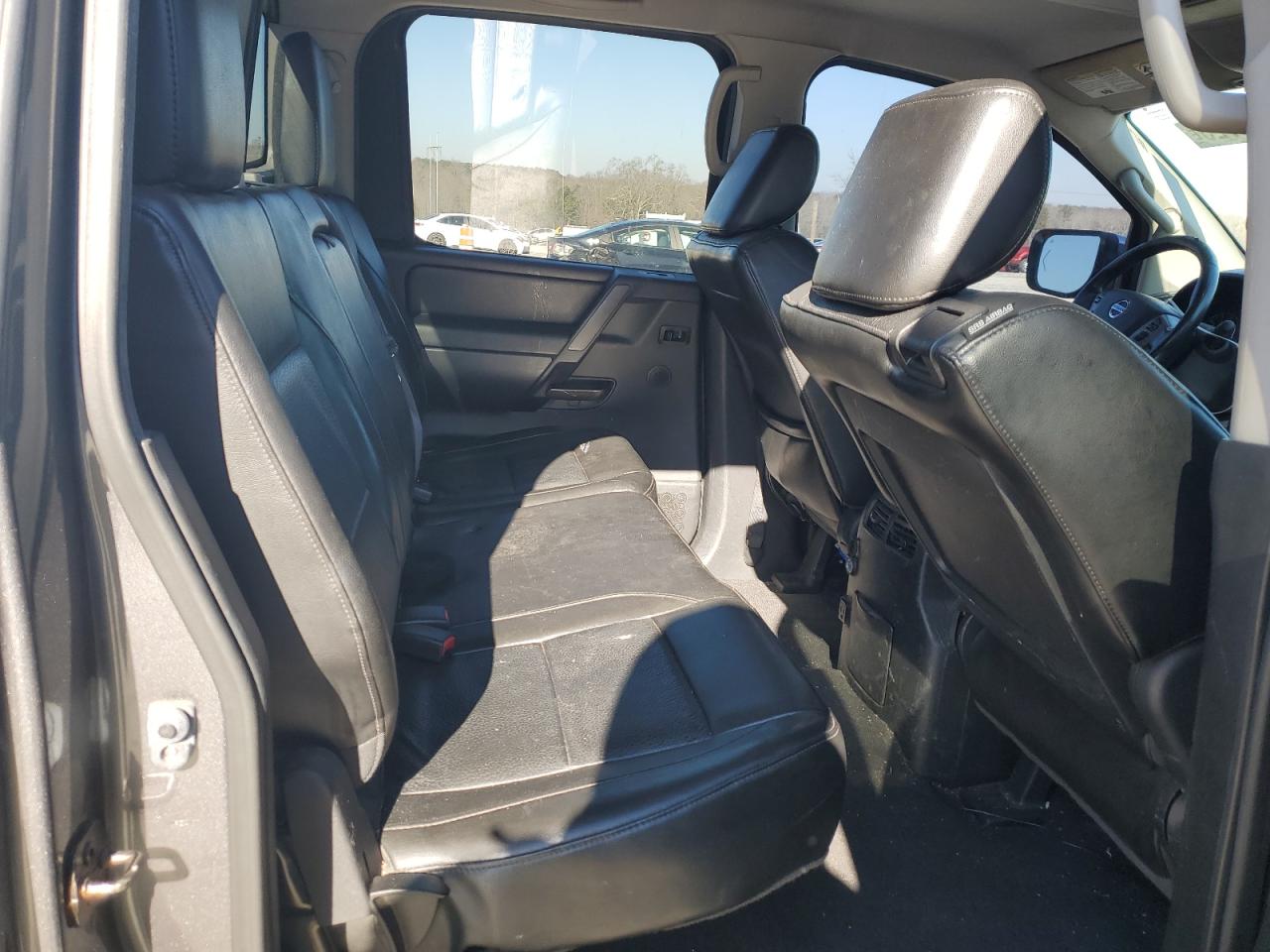2013 Nissan Titan - Image 11