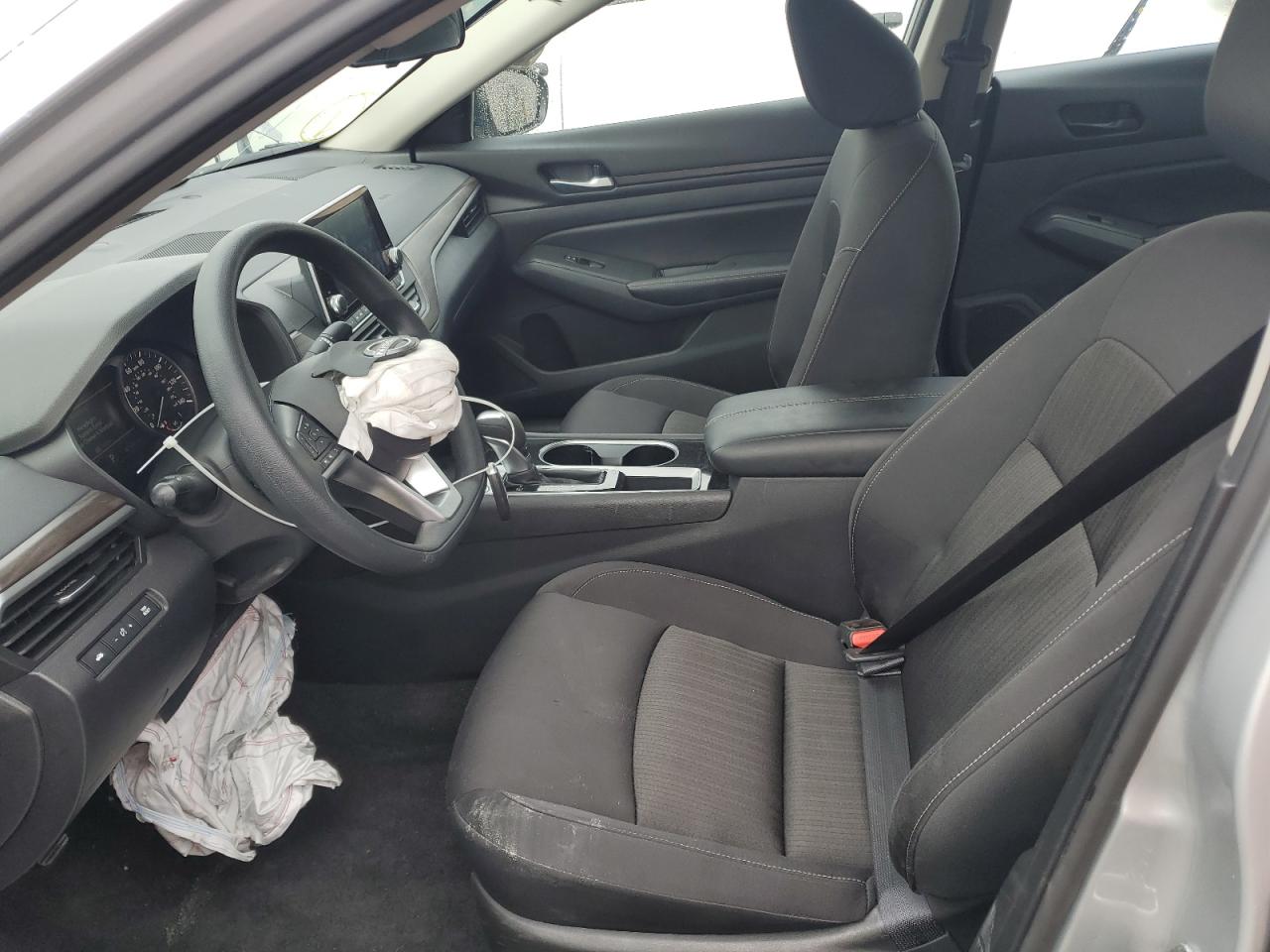 2024 Nissan Altima - Image 7