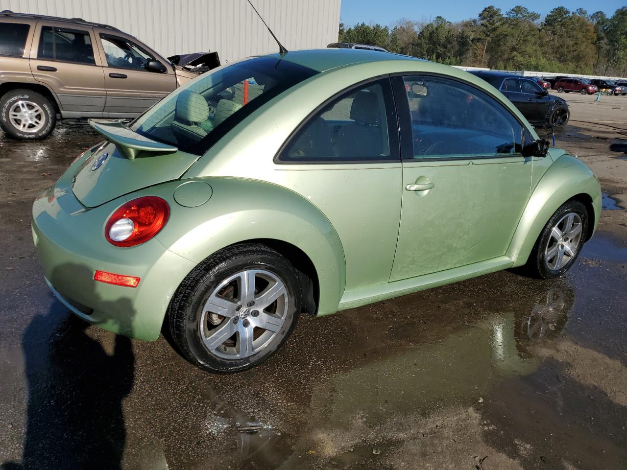 2006 Volkswagen Beetle - Image 3