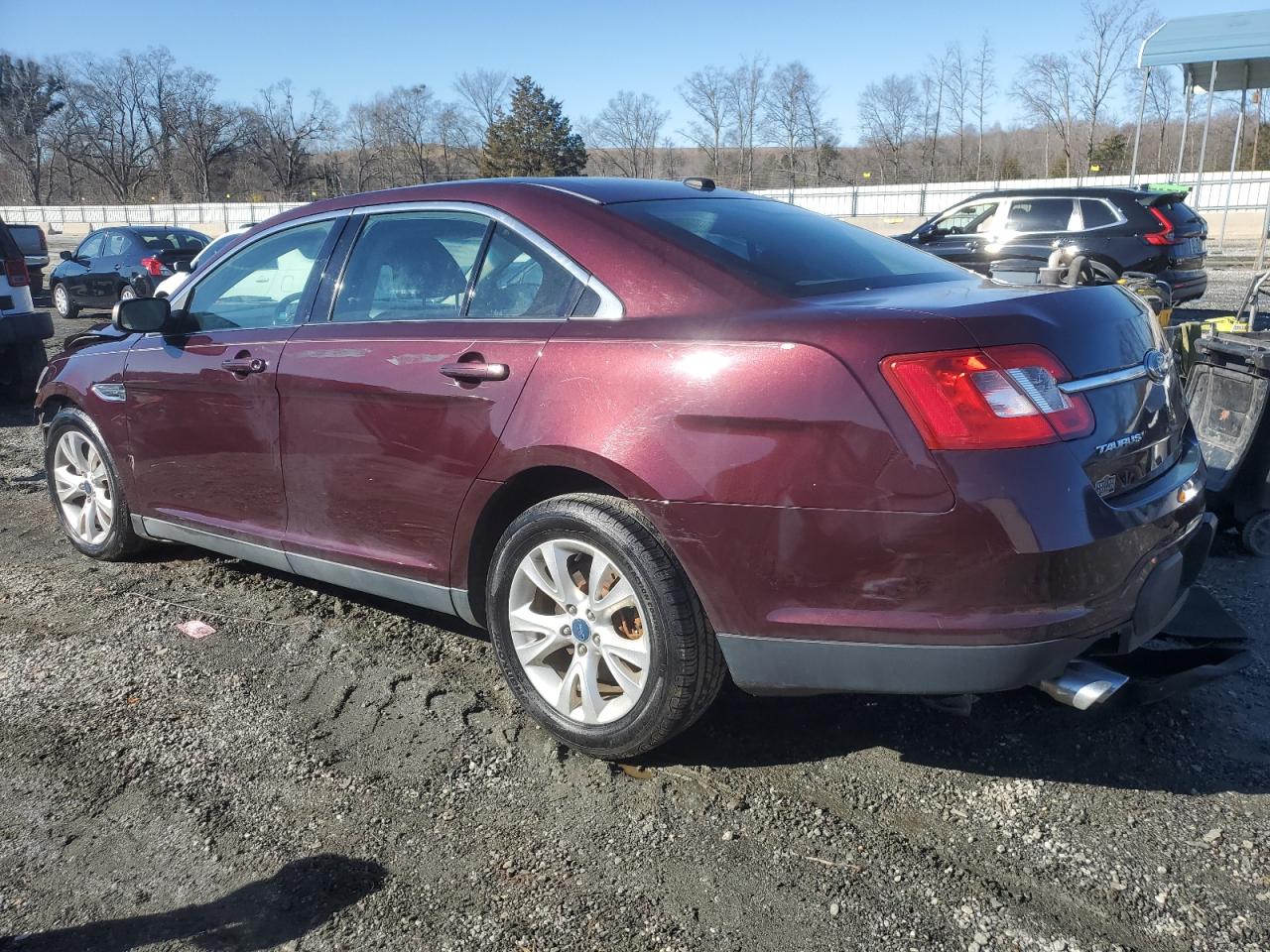 2011 Ford Taurus - Image 2