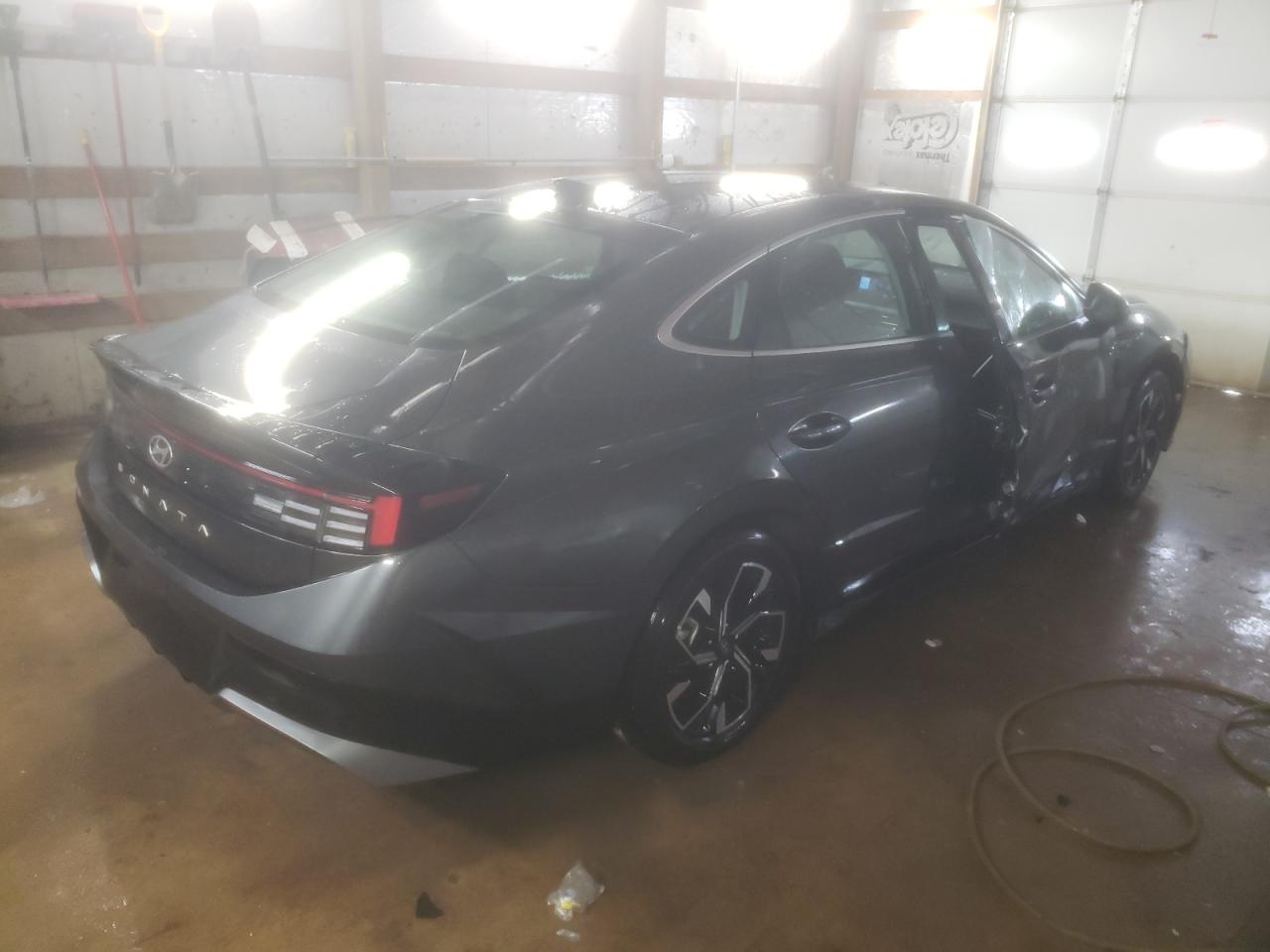 2024 Hyundai Sonata - Image 3