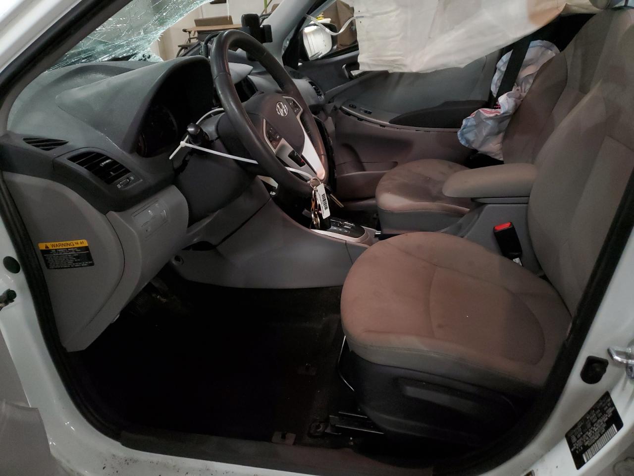 2013 Hyundai Accent - Image 7