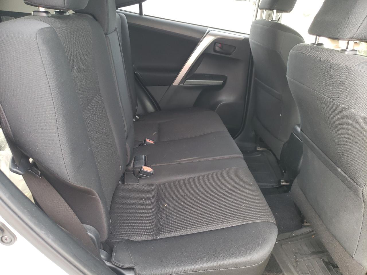 2018 Toyota RAV 4 - Image 11