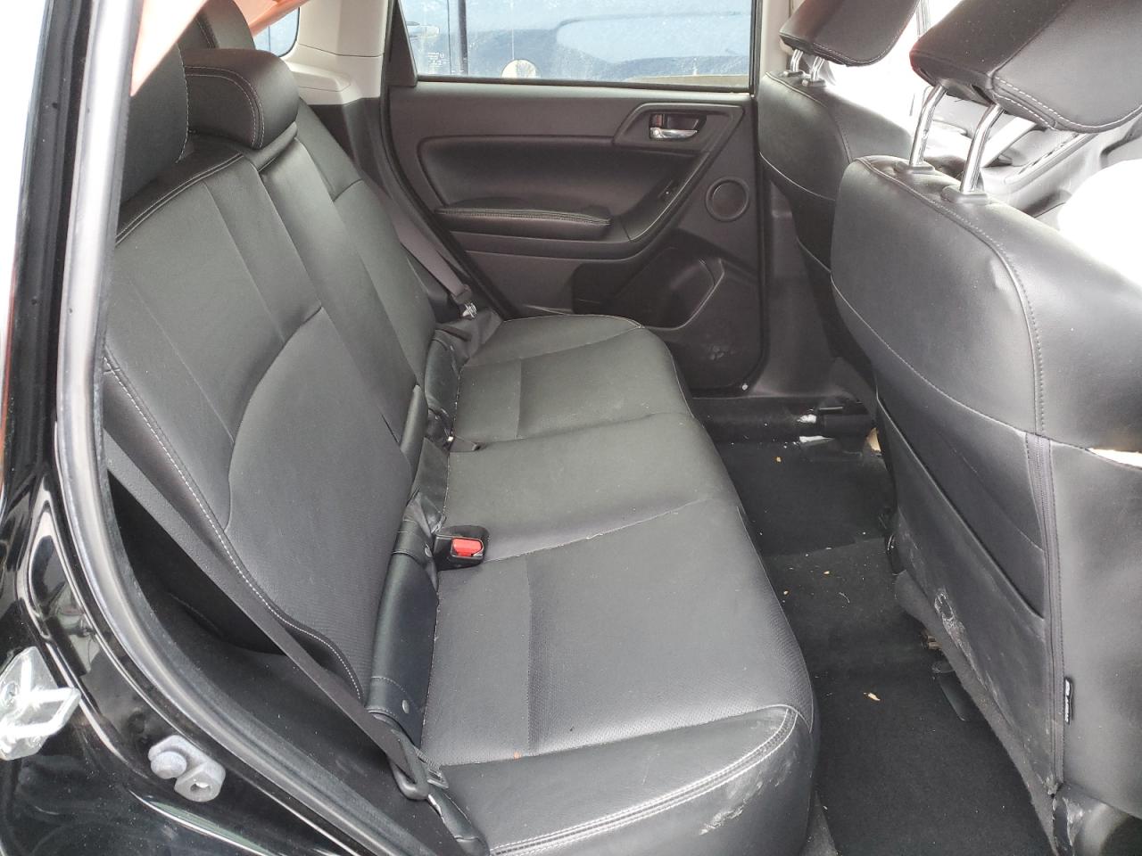 2015 Subaru Forester - Image 11