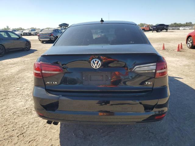 Sedans VOLKSWAGEN JETTA 2016 Czarny