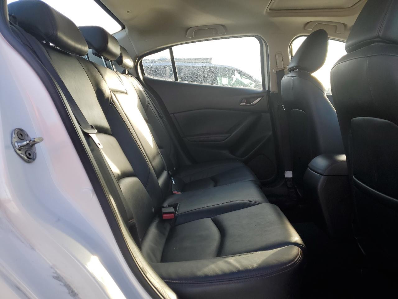 2015 Mazda 3 - Image 10