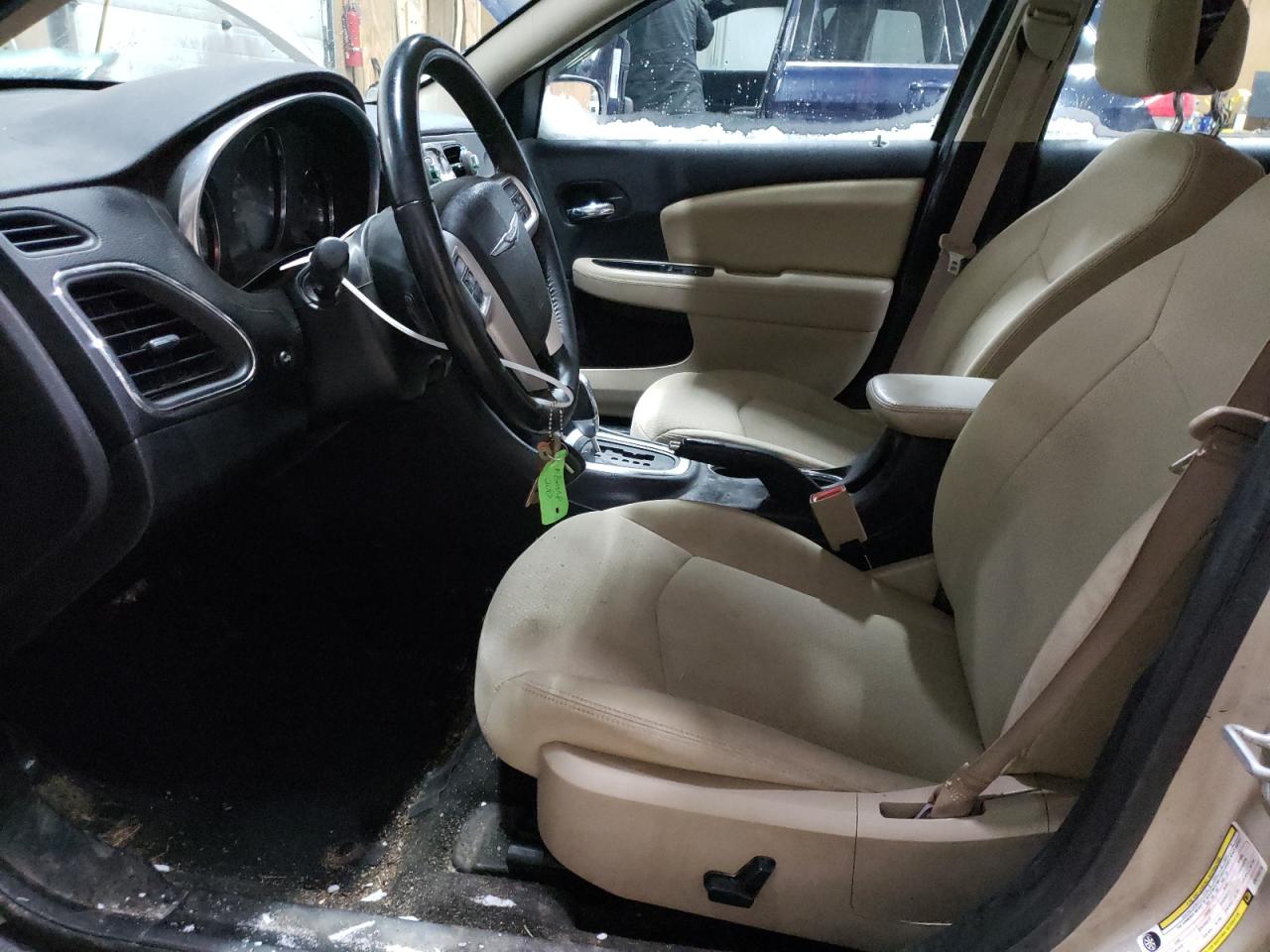 2014 Chrysler 200 - Image 7