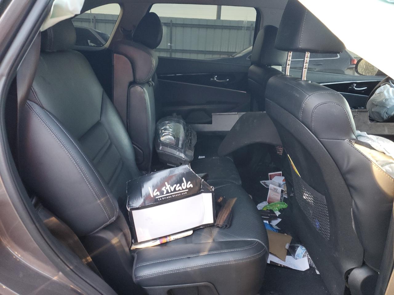 2019 Kia Sorento - Image 11