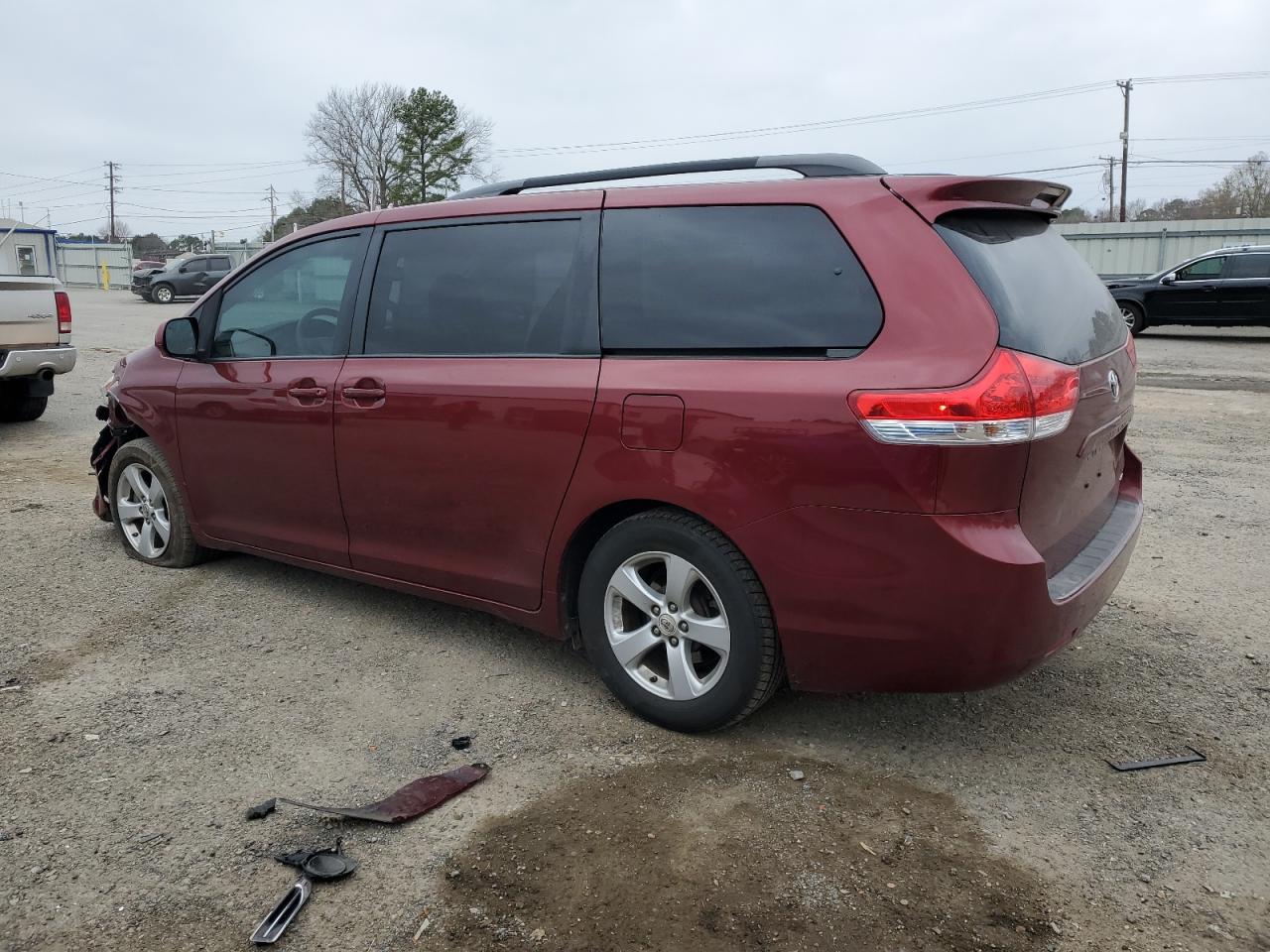 2011 Toyota Sienna - Image 2