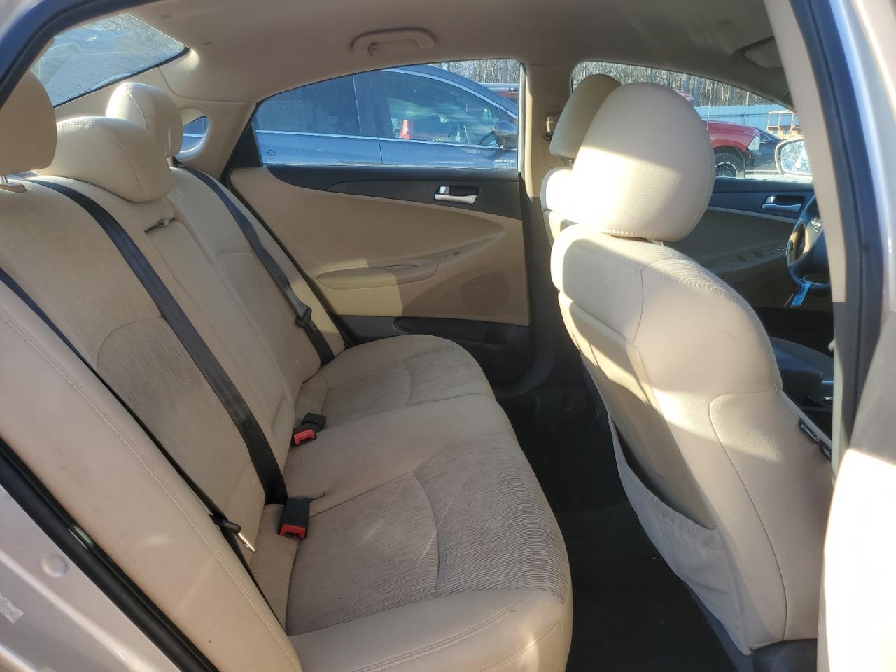 2011 Hyundai Sonata - Image 10