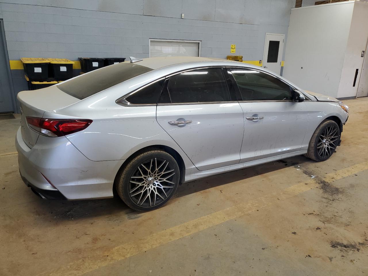 2018 Hyundai Sonata - Image 3