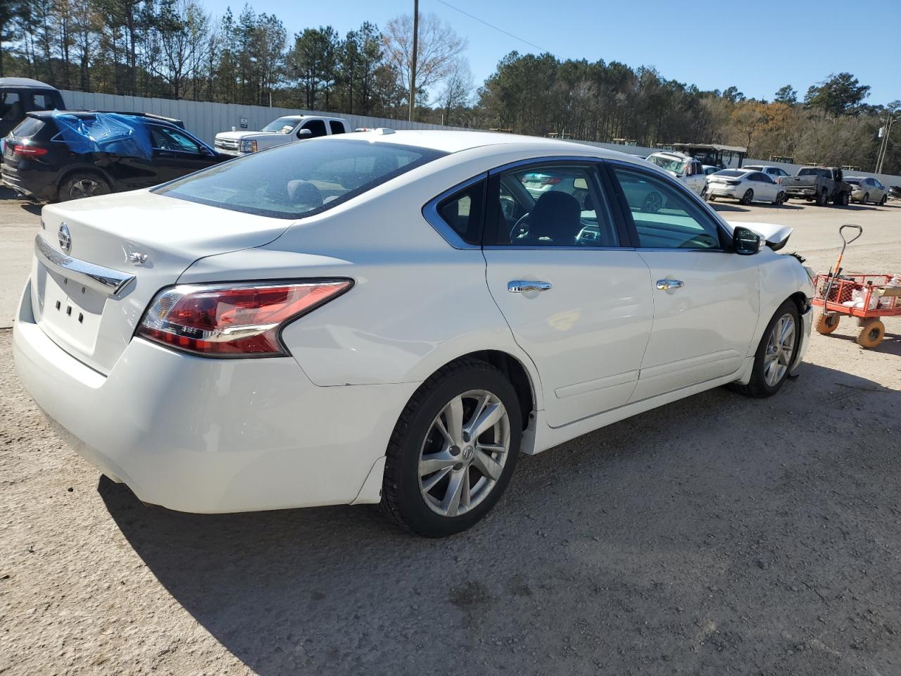 2015 Nissan Altima - Image 3