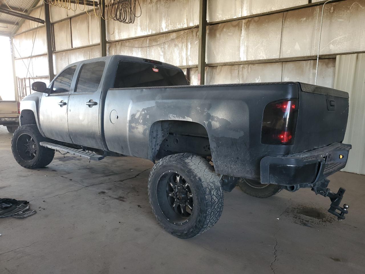 2008 Chevrolet Silverado - Image 2