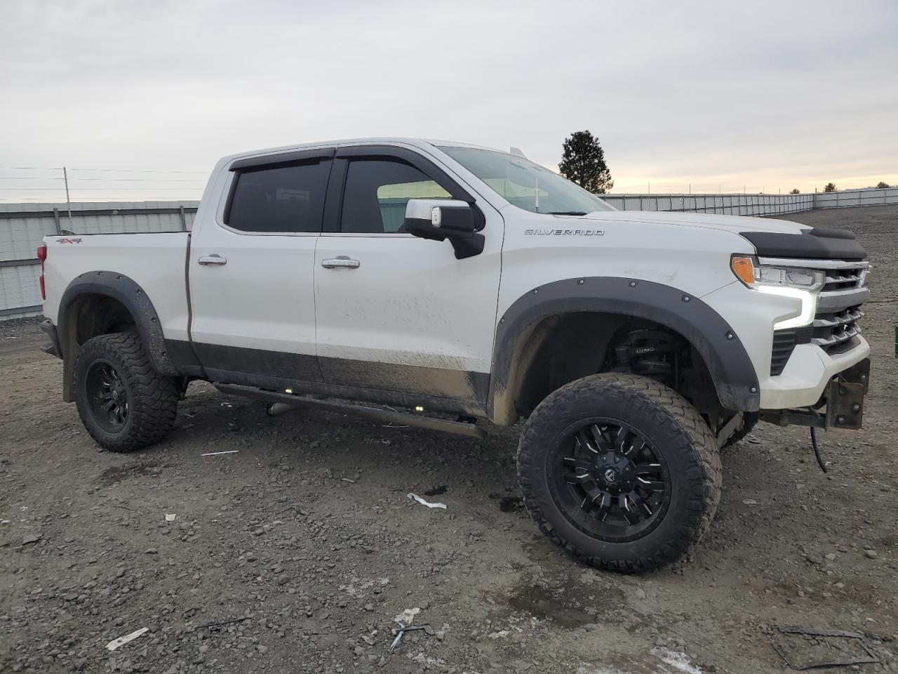 2023 Chevrolet Silverado - Image 4