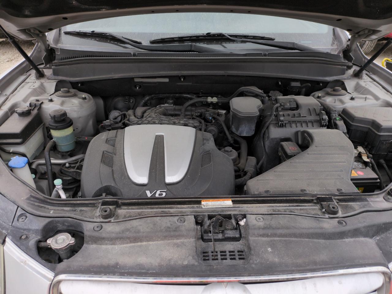 2010 Hyundai Santa Fe - Image 11