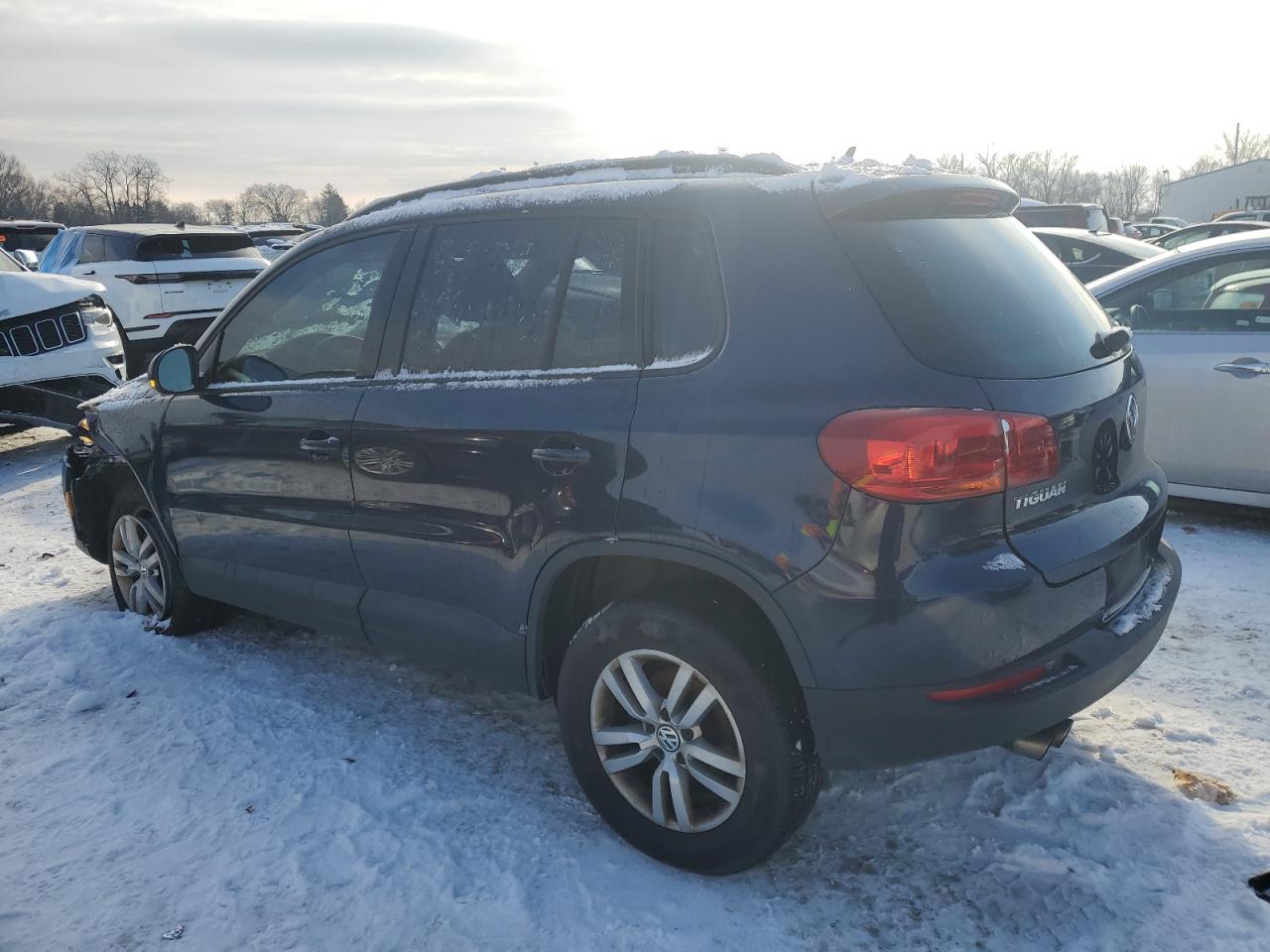 VIN WVGAV7AX3GW525003 2016 VOLKSWAGEN TIGUAN no.2