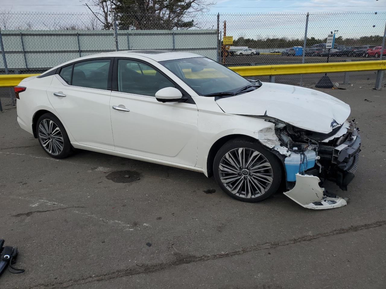 2024 Nissan Altima - Image 4