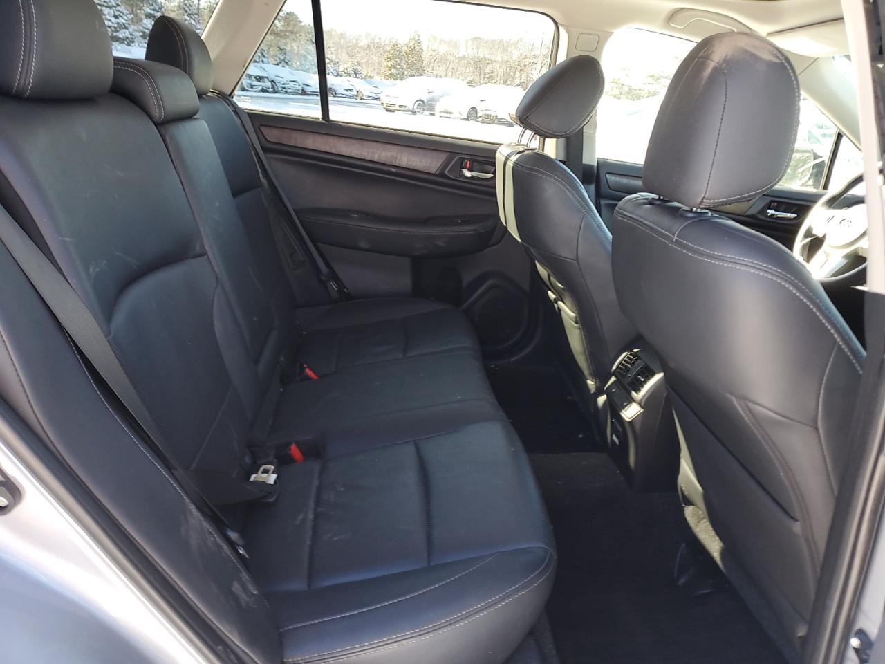 2015 Subaru Legacy - Image 10
