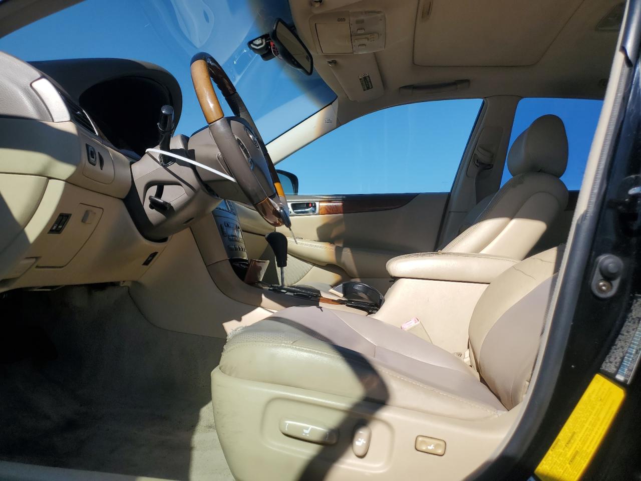 2005 Lexus ES - Image 7