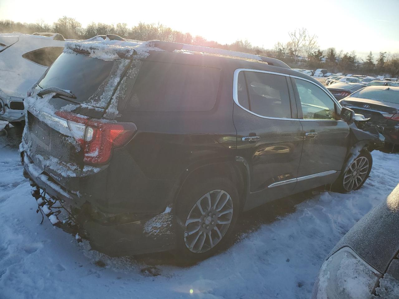 2022 GMC Acadia - Image 3